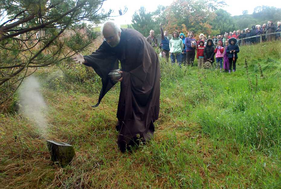 Simon Child scattering ashes of John Crook