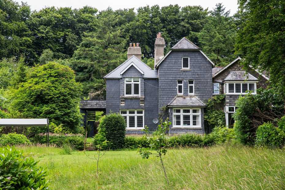 Karune Dartmoor, a view of the Manor
